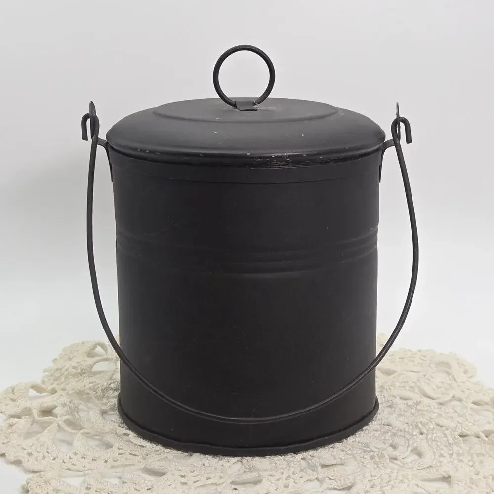 Primitive Style Small Tin Berry Bucket Lunch Pail with Tight Lid Very Good